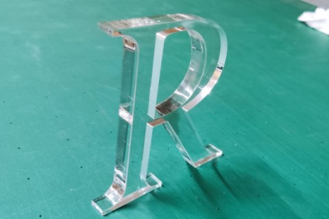 厚み10mmの透明アクリル